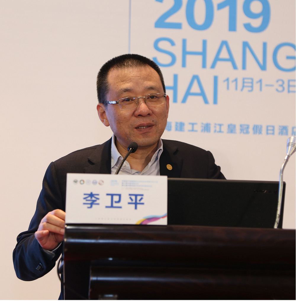 上海交通大学医学院仁济医院神经外科张晓华教授主持开幕式sekhar教授