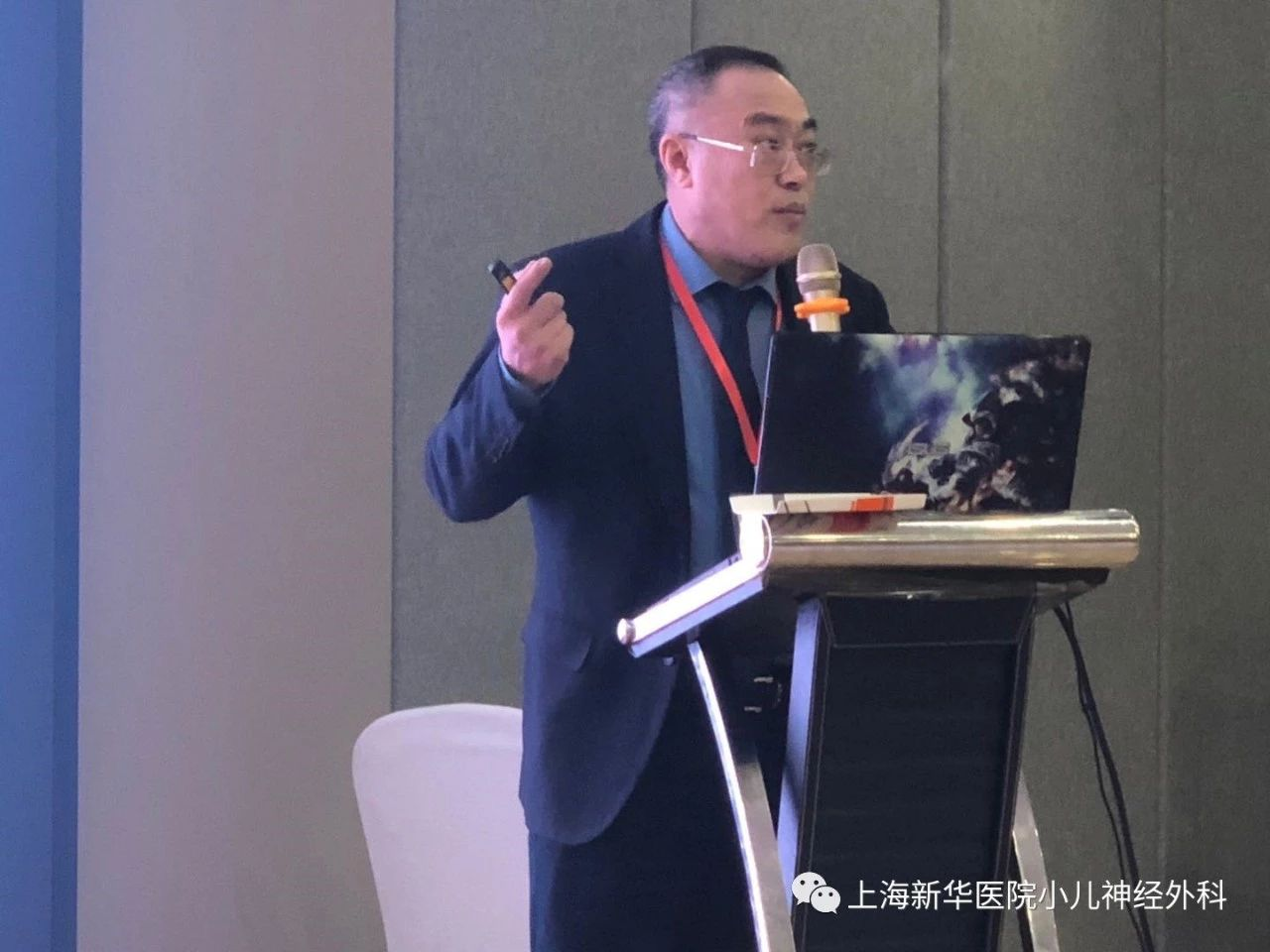 哈医大一附院副院长林志国开幕式致辞哈医大副校长孙殿军发表欢迎辞