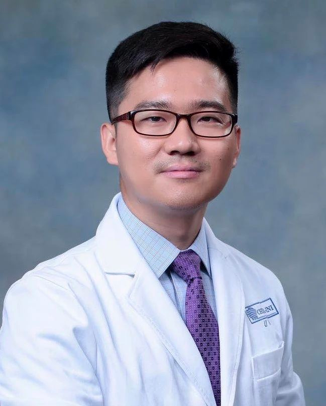 线上夜校正在播出(4月20日)李晔医生:混合现实技术在神经外科的初步