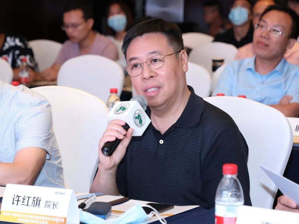 许红旗教授点评同时,会议还邀请2019年度的优秀选手代表,来自四川大学